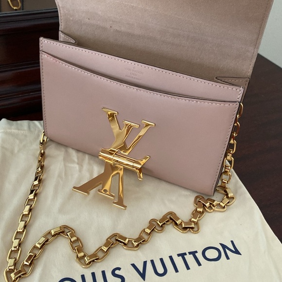 LOUIS VUITTON Louise Clutch - Picture 3 of 12